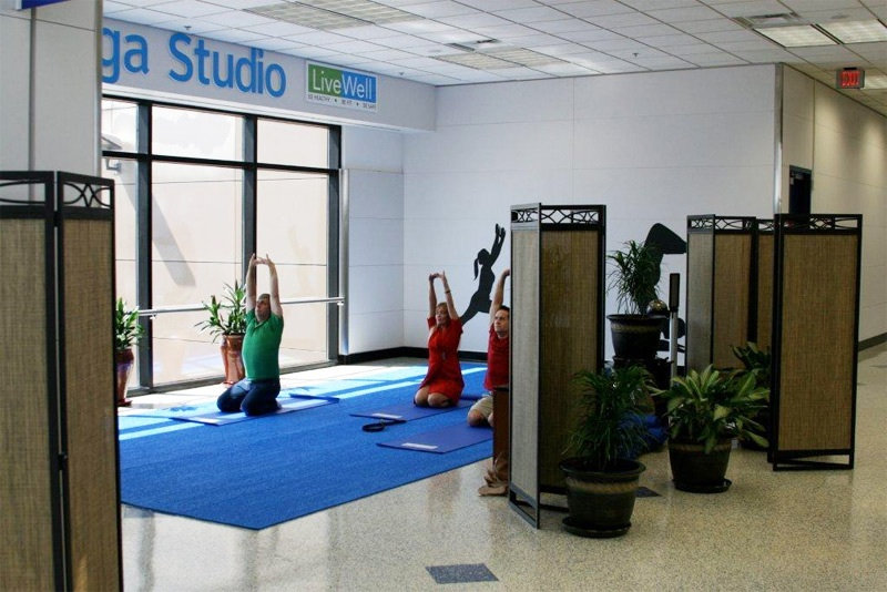 Йога-студия в аэропорте Даллас/Форт-Уэрт