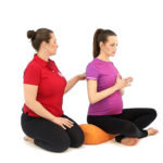 Йога для беременных: Сукхасана, удобная поза сидя