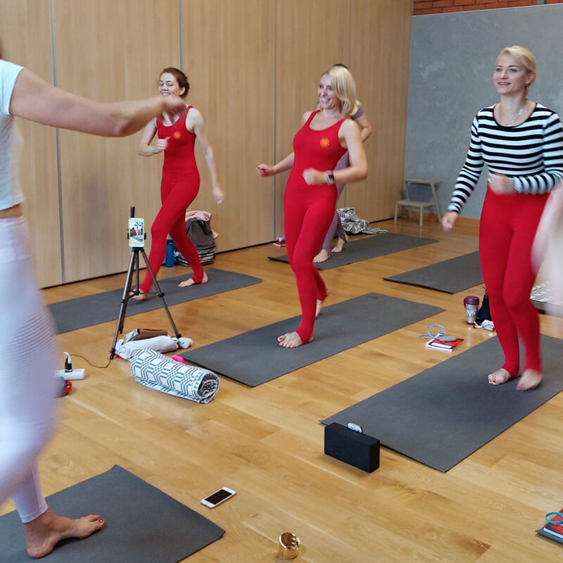 Женские практики йоги, женская йога в Школе инструкторов йоги Федерации йоги России
